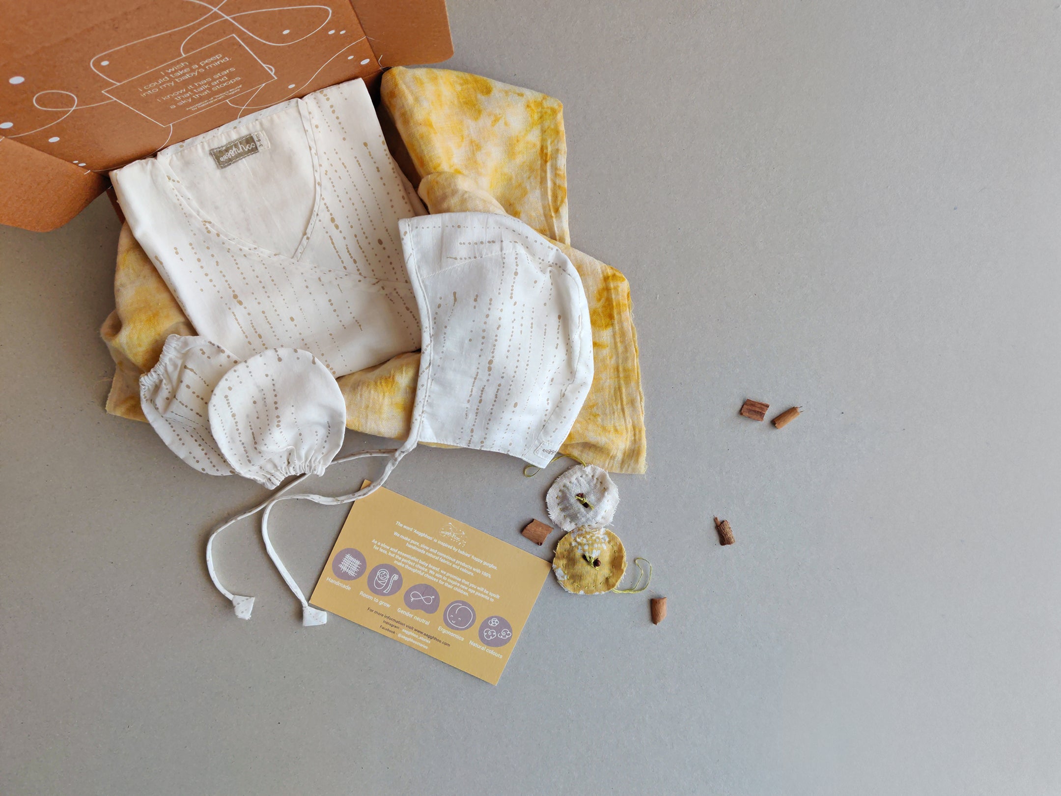 Humming Dots Organic Natural Dye Newborn Baby Homecoming Gift Bundle  Set of