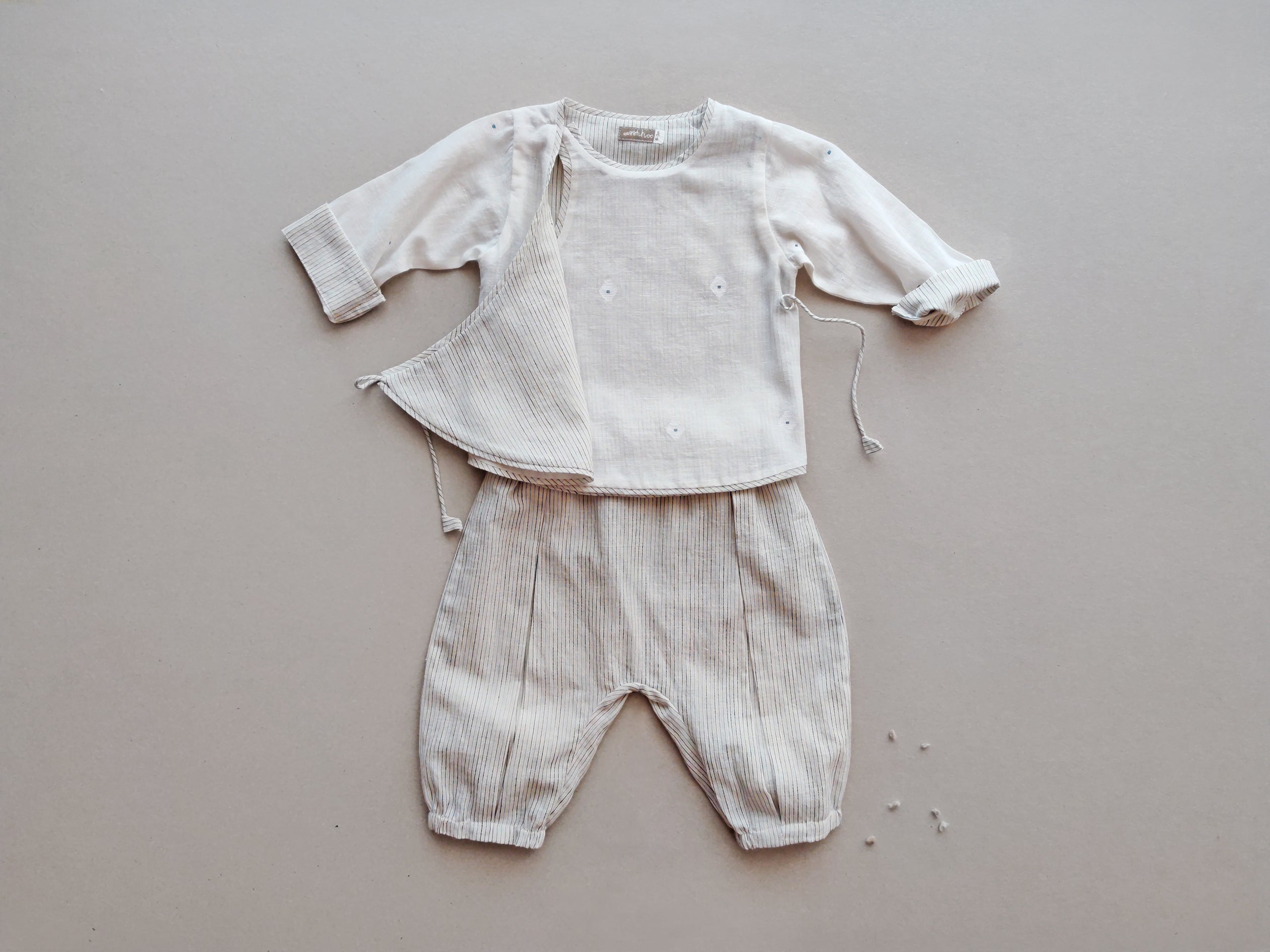 Peek-a-Boo Wrap Jamdani Set