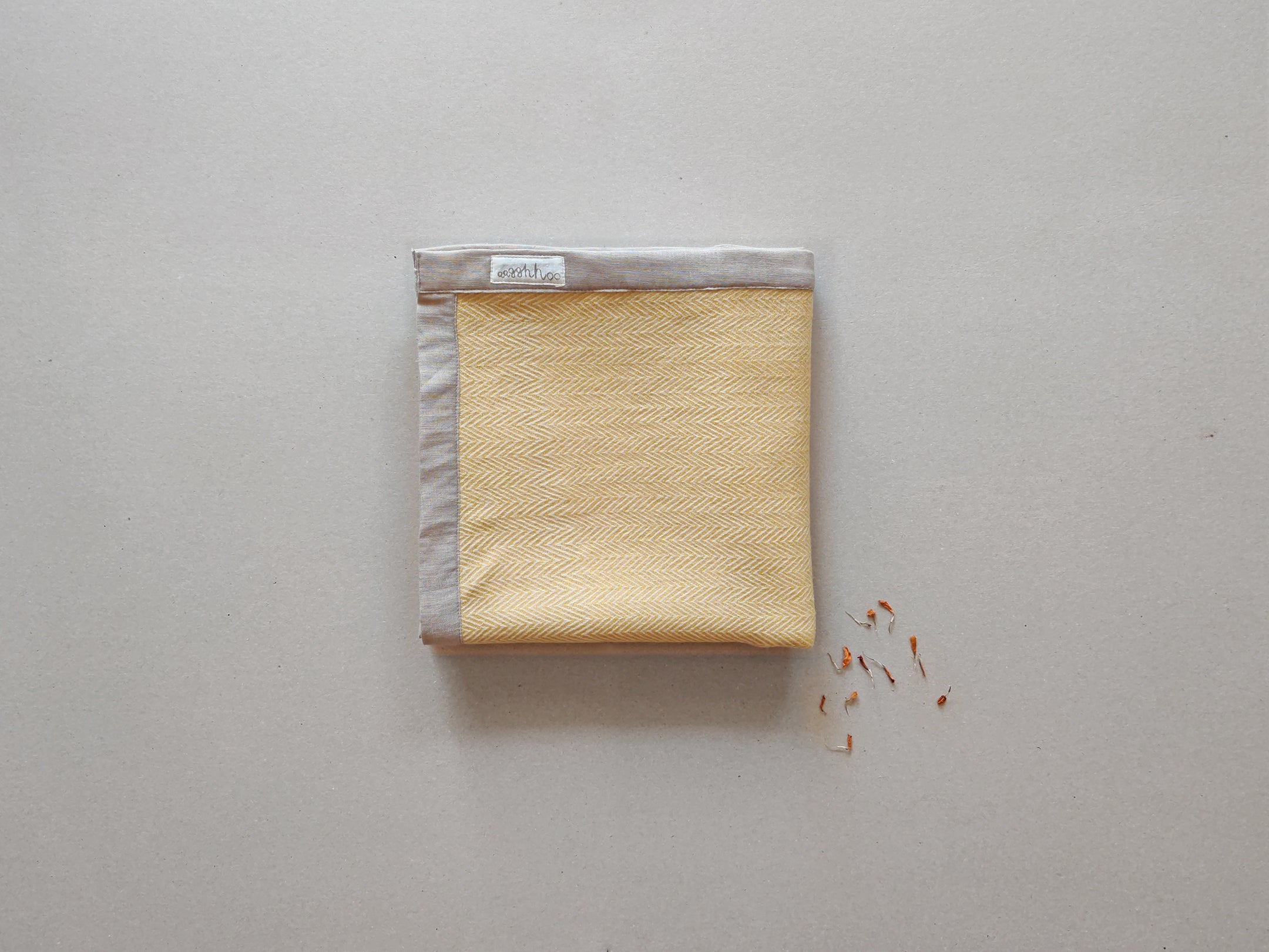Aagghhoo-VintageSheepWoolBaby-Yellow_Greyblanket.jpg