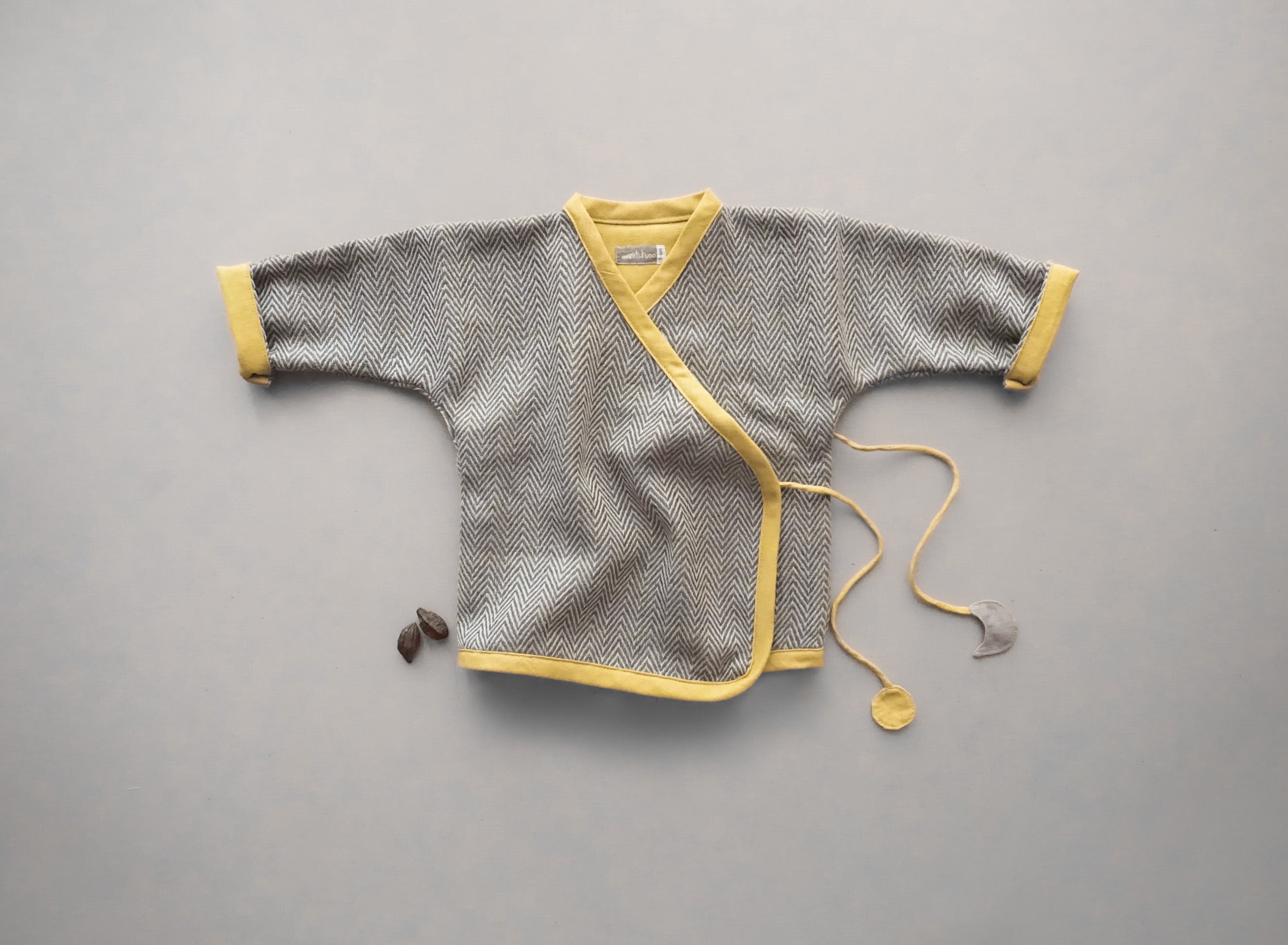 Vintage Wool Wrap - Baby Sweater - Grey